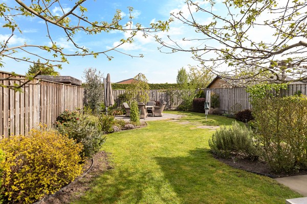 Foto - Te koop:  Royale twee-onder-een-kapwoning met comfort en ruimte!